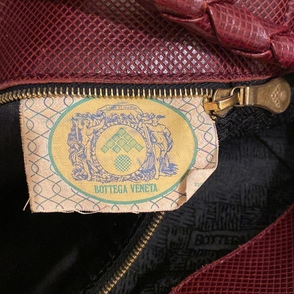 BOTTEGA Veneta leather vintage burgundy shoulder/ crossbody bag . - Picture 12 of 17